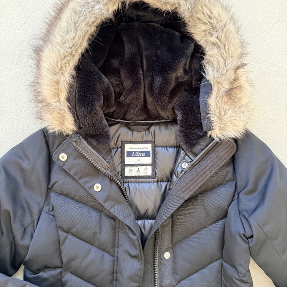 Abercrombie & Fitch Black Hooded Winter Coat (XS) - Picture 2 of 6